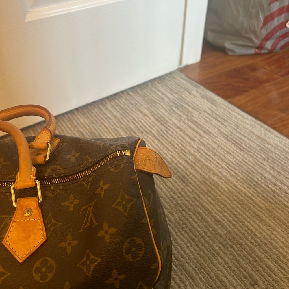 Authentic LOUIS VUITTON speedy 35 - Picture 4 of 13